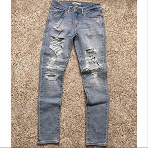 Women’s Levi’s skinny jeans